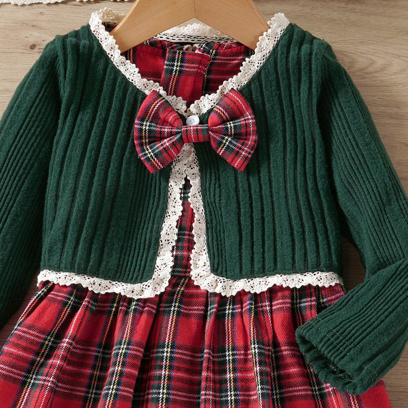 Encanto de conjuntinho: Cardigan tricot e Vestido Xadrez Sem Mangas.